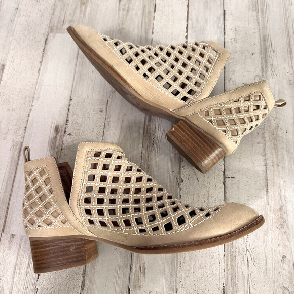 Jeffrey Campbell Taggart Open Weave Booties 8 Boots Tan Designer Casual Shoes - Picture 1 of 9